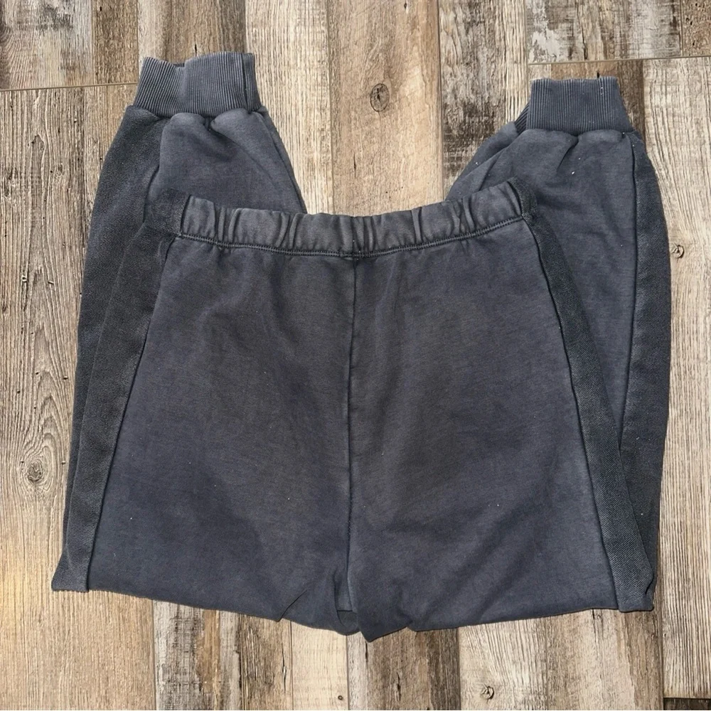 Aerie Women's Charcoal Jogger Sweatpants Size Medium Drawstring Pockets - Picture 3 of 4